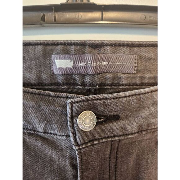 Levi Strauss Size 10 Mid Rise Skinny Jeans Signature Black Denim - Picture 2 of 6